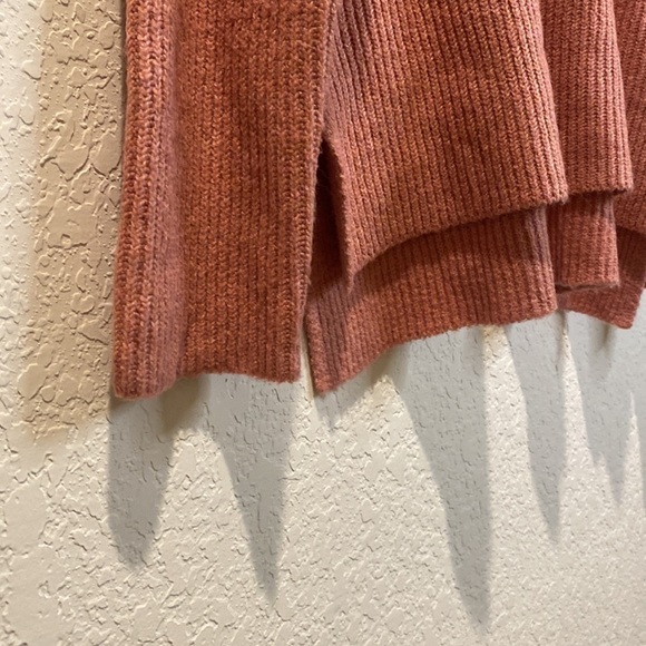 Olive & Oak Color-Block Turtleneck Knit Sweater - Medium - Picture 3 of 8